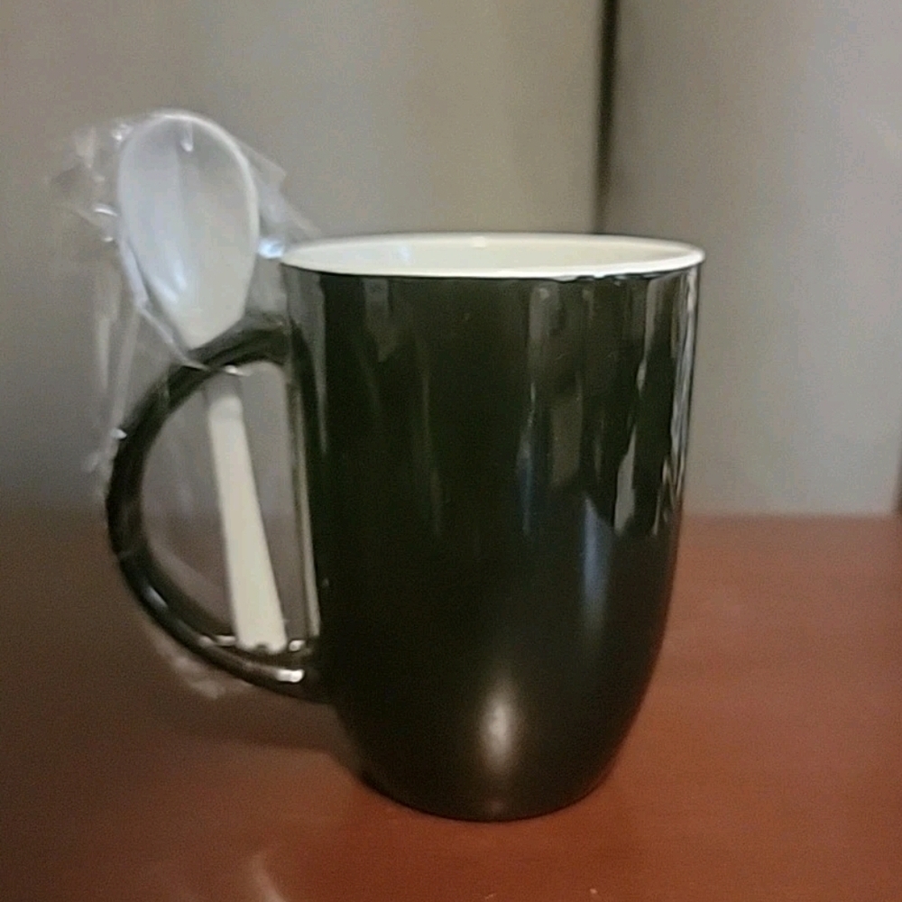 Source Unknown Black and White Dining Mug